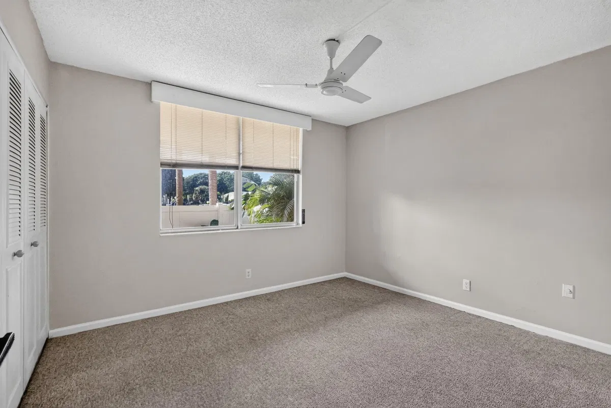 Unit 109 photo 19