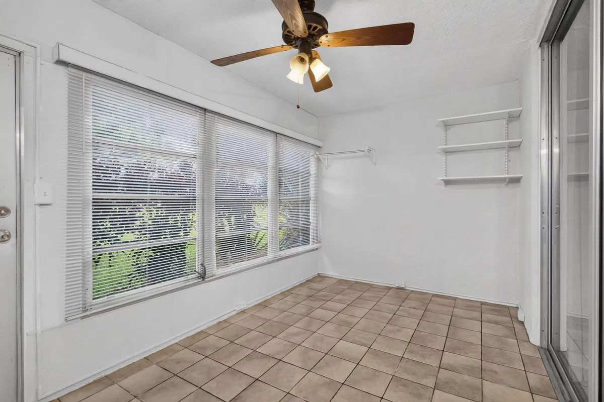 Unit 109 photo 28