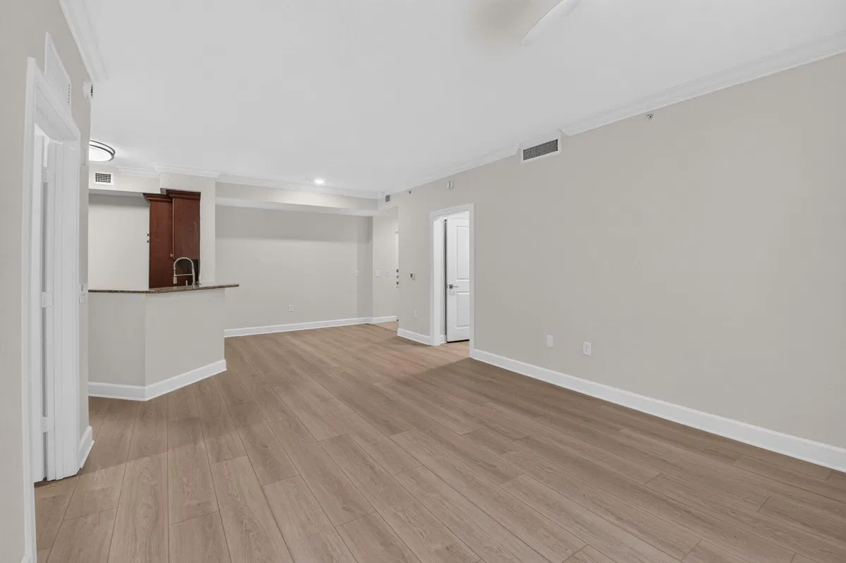  Unit 4214 photo 10