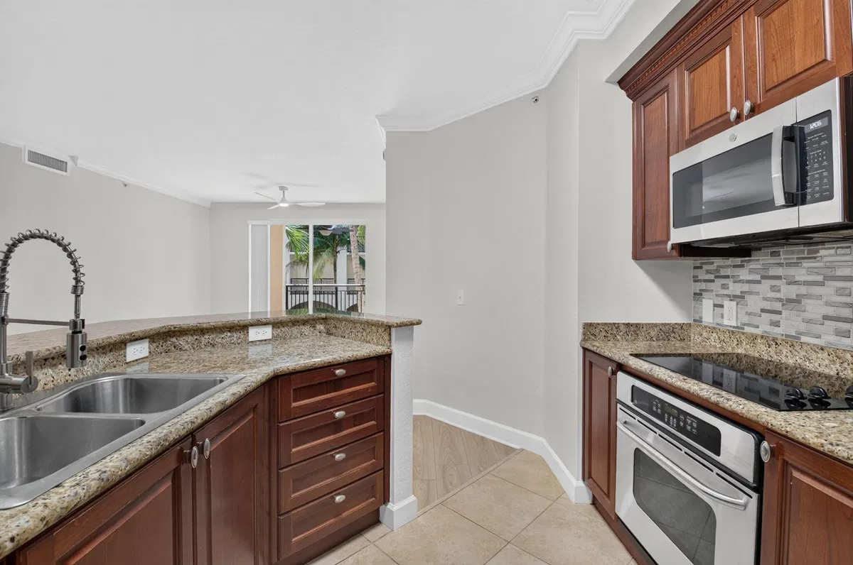  Unit 4214 photo 16