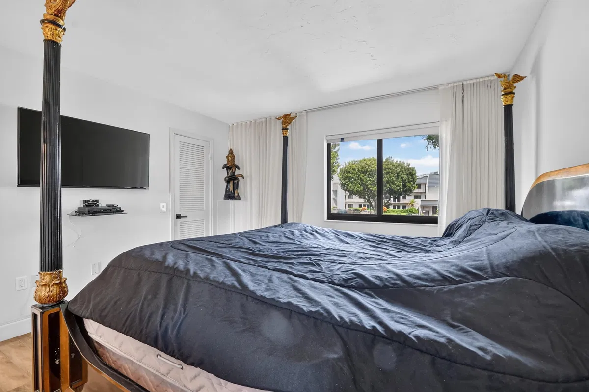  Residence photo 55
