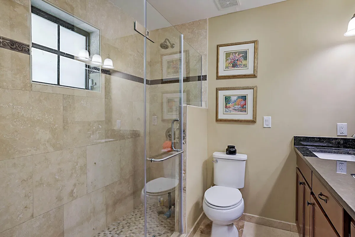 Residence photo 19
