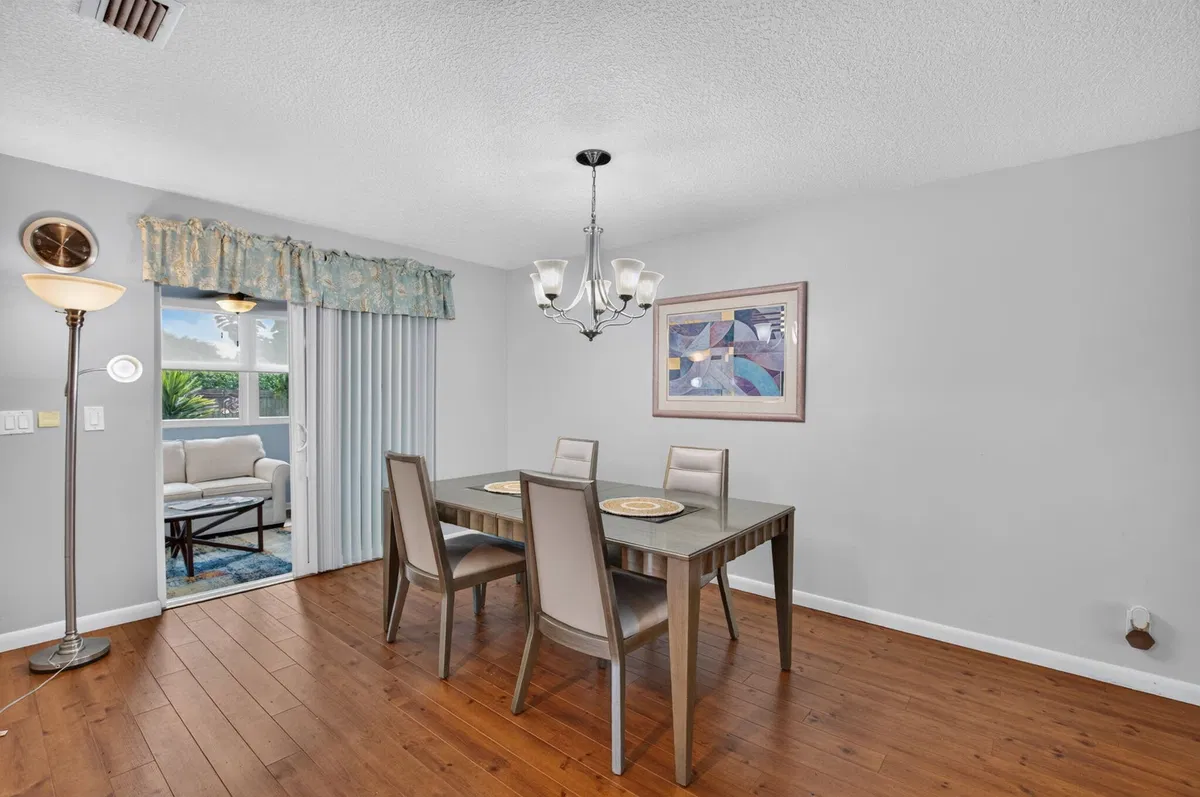 Residence photo 7