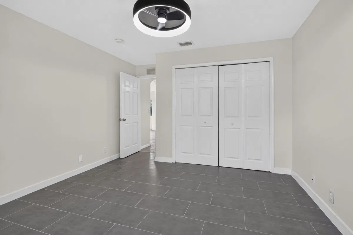 Residence photo 37