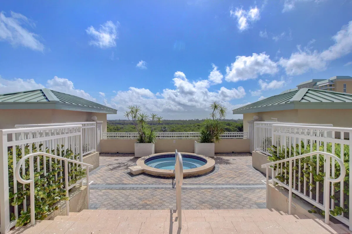  Residence photo 52