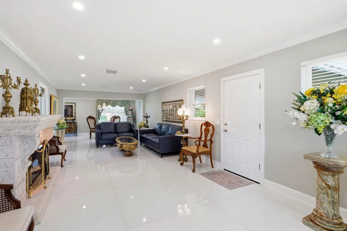 Residence photo 4