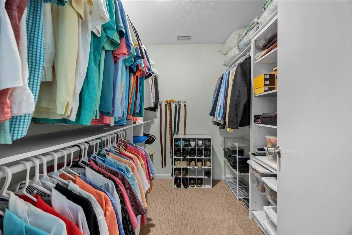 Residence photo 16