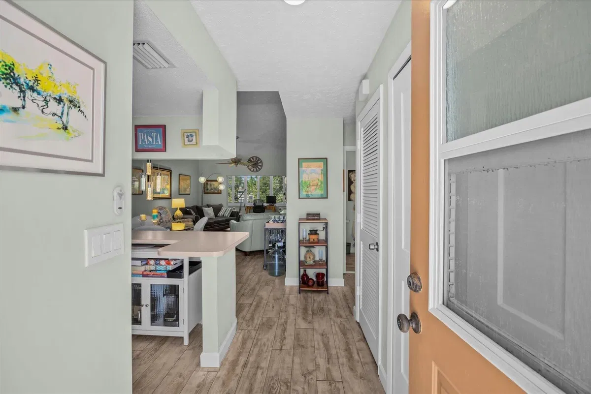 Residence photo 25