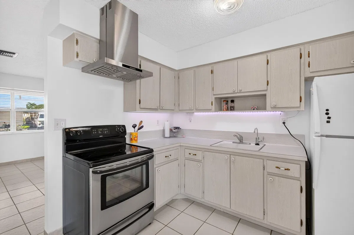 Residence photo 4