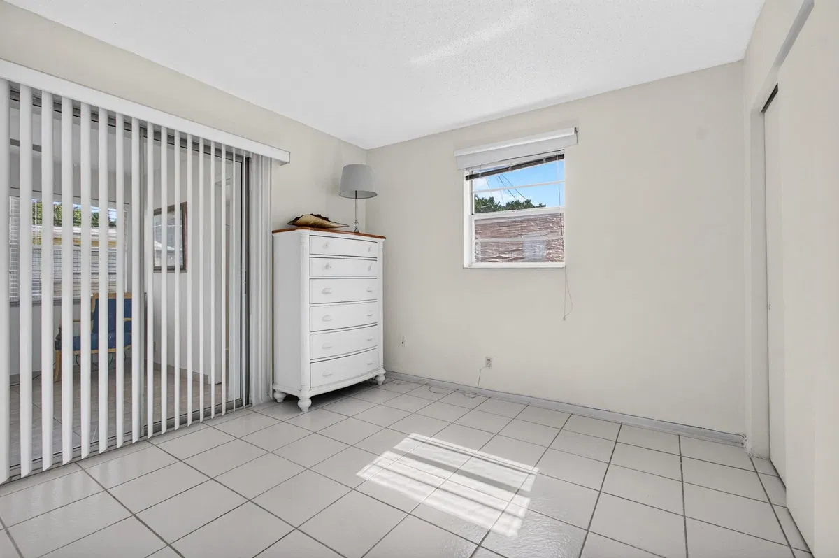 Residence photo 25