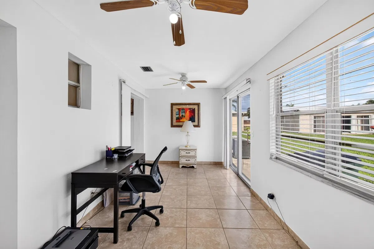 Residence photo 34