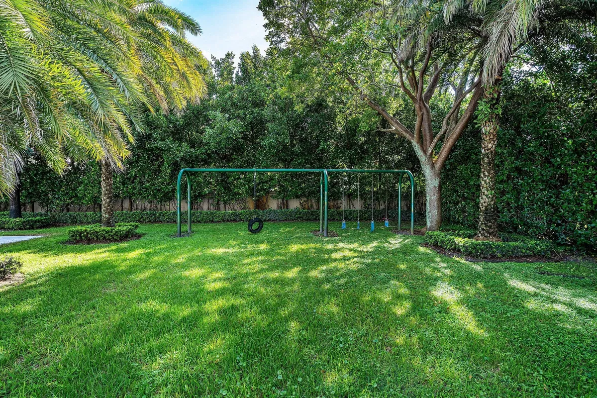  Residence photo 85