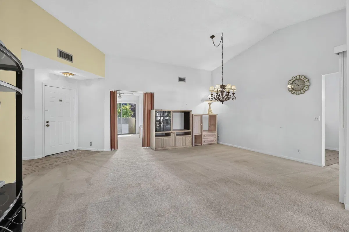  Residence photo 19