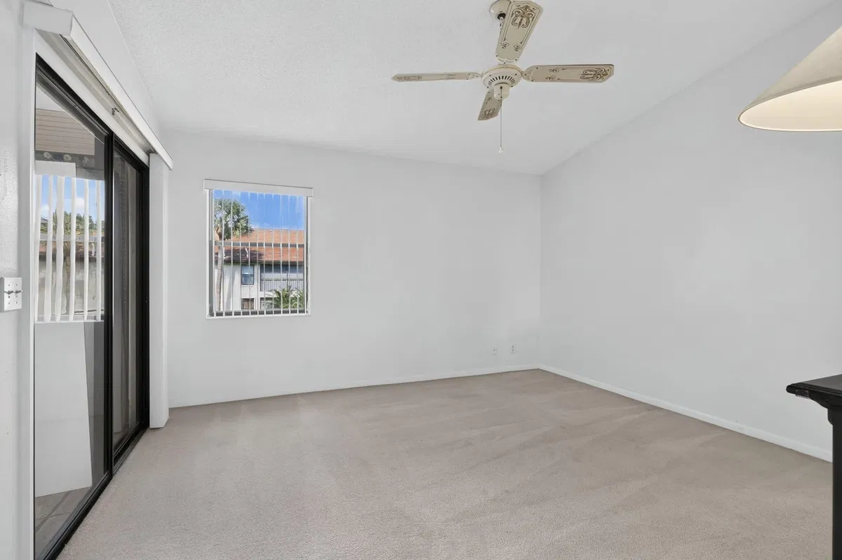  Residence photo 28