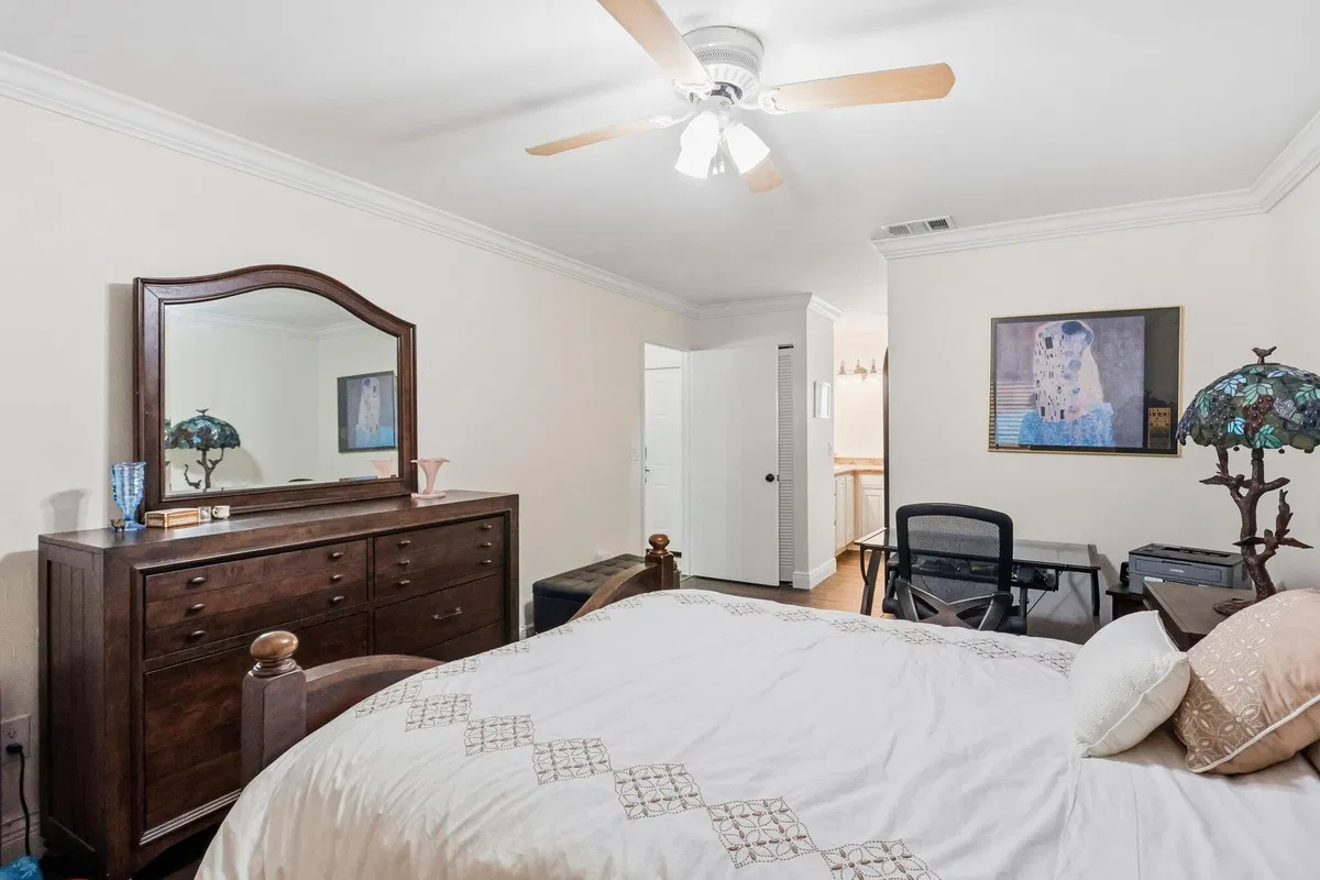 Residence photo 22