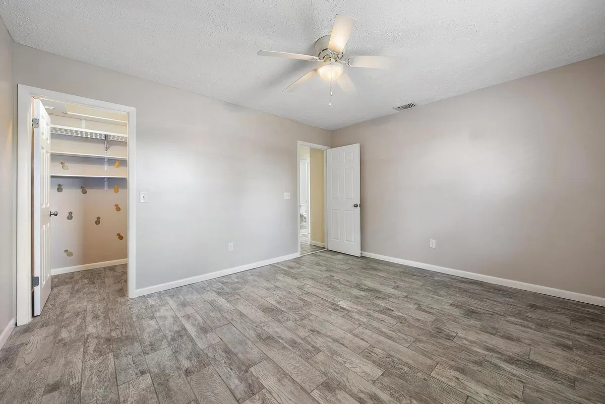  Residence photo 28