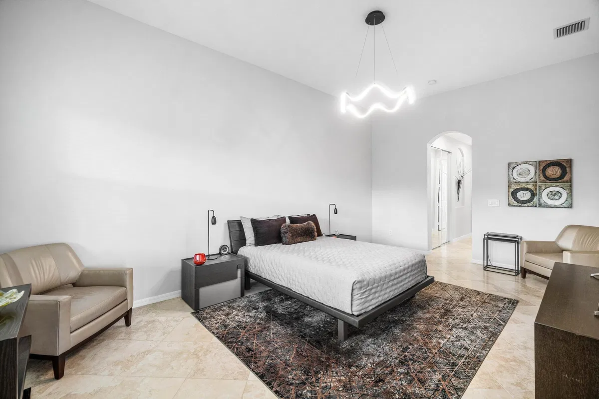 Residence photo 25