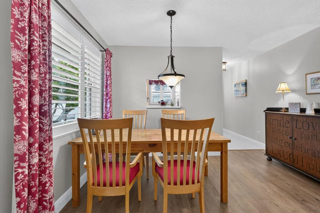 Unit 121-6 photo 4