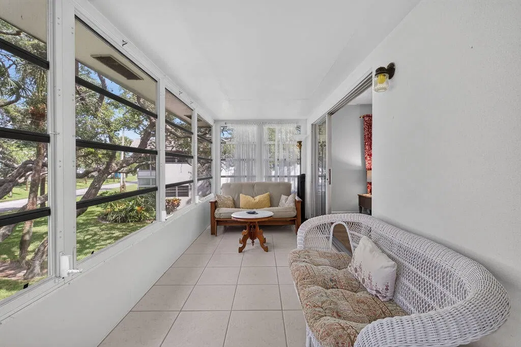 Unit 121-6 photo 16