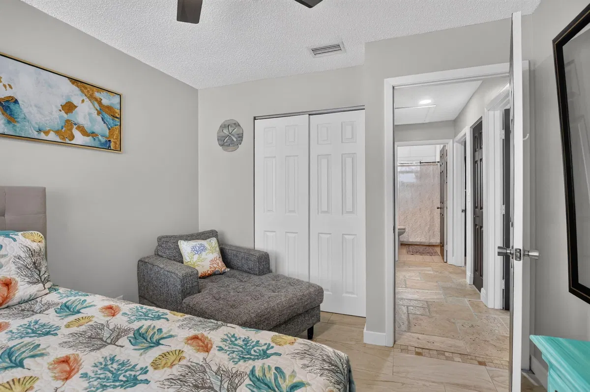 Residence photo 37