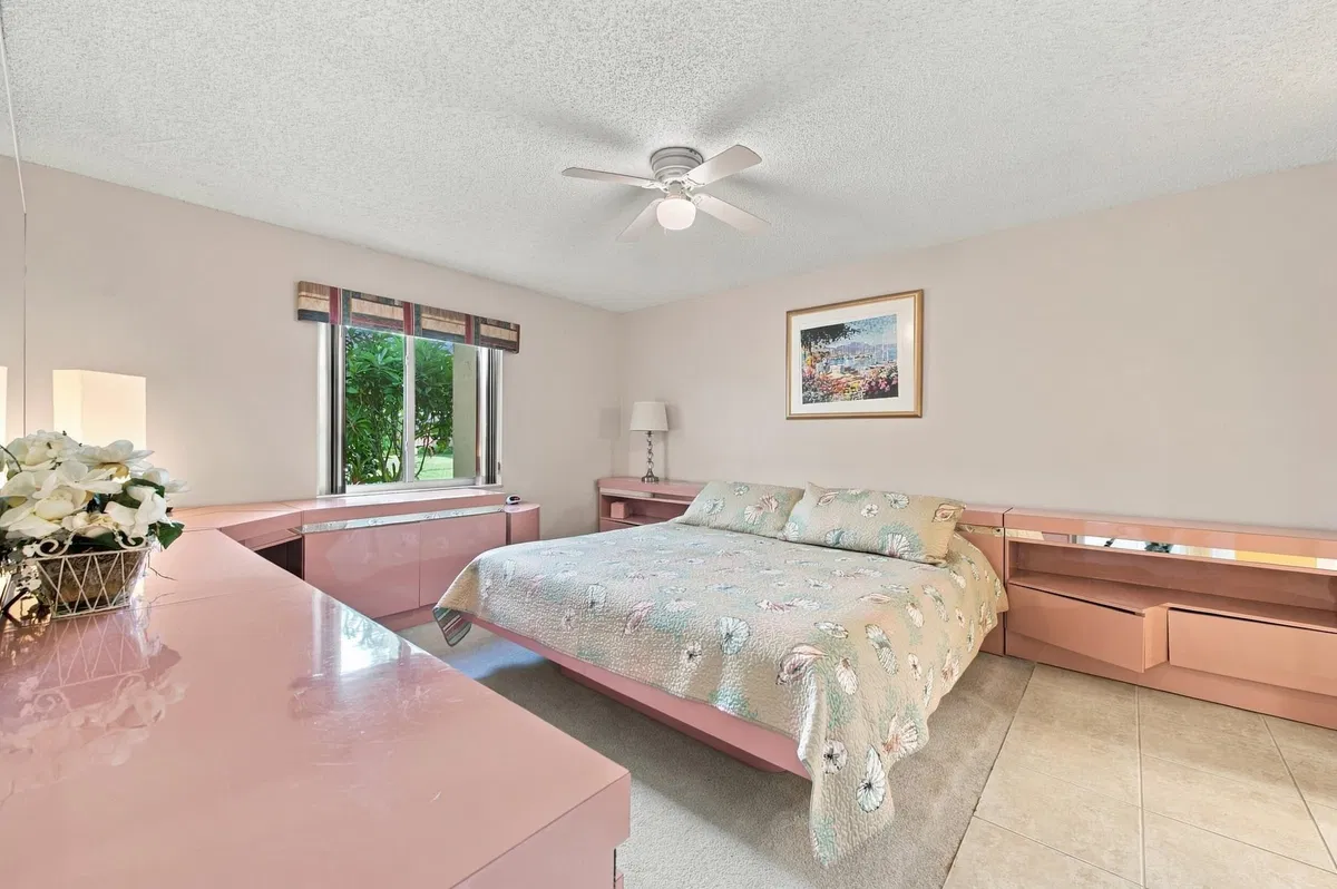 Unit 102 photo 16