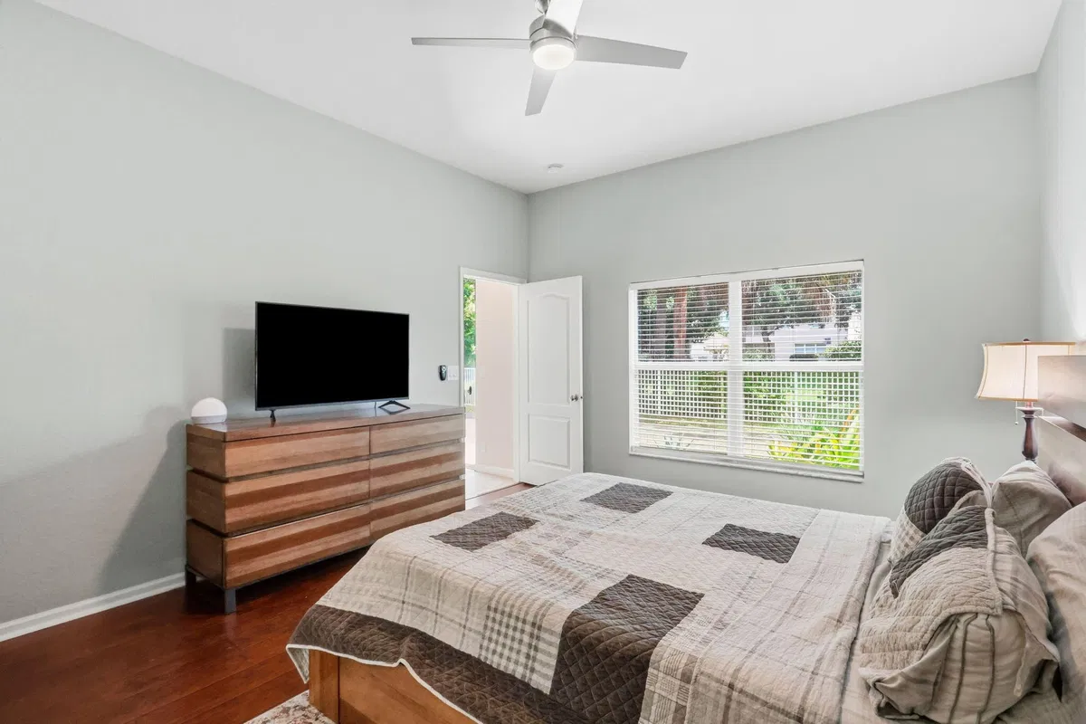  Residence photo 16