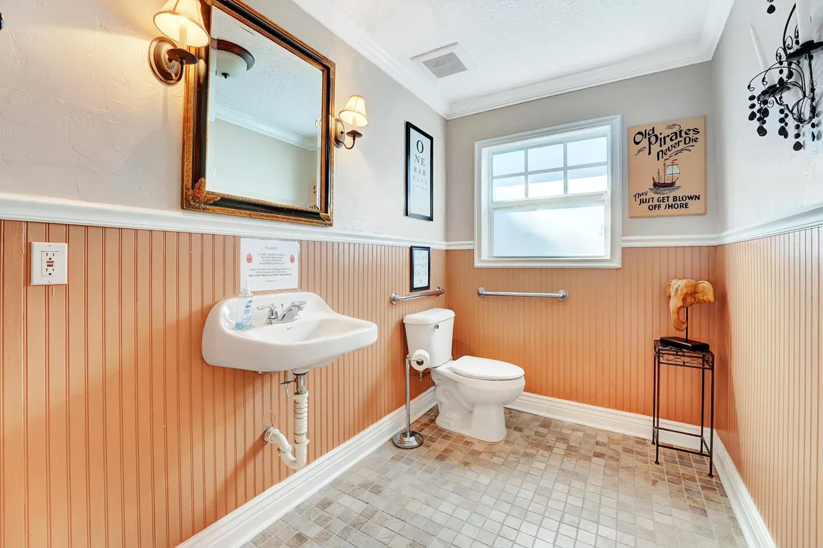 Old Northwood Residence photo 13