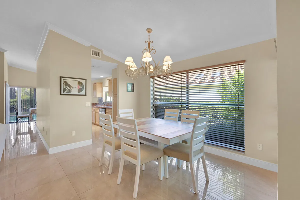  Residence photo 7
