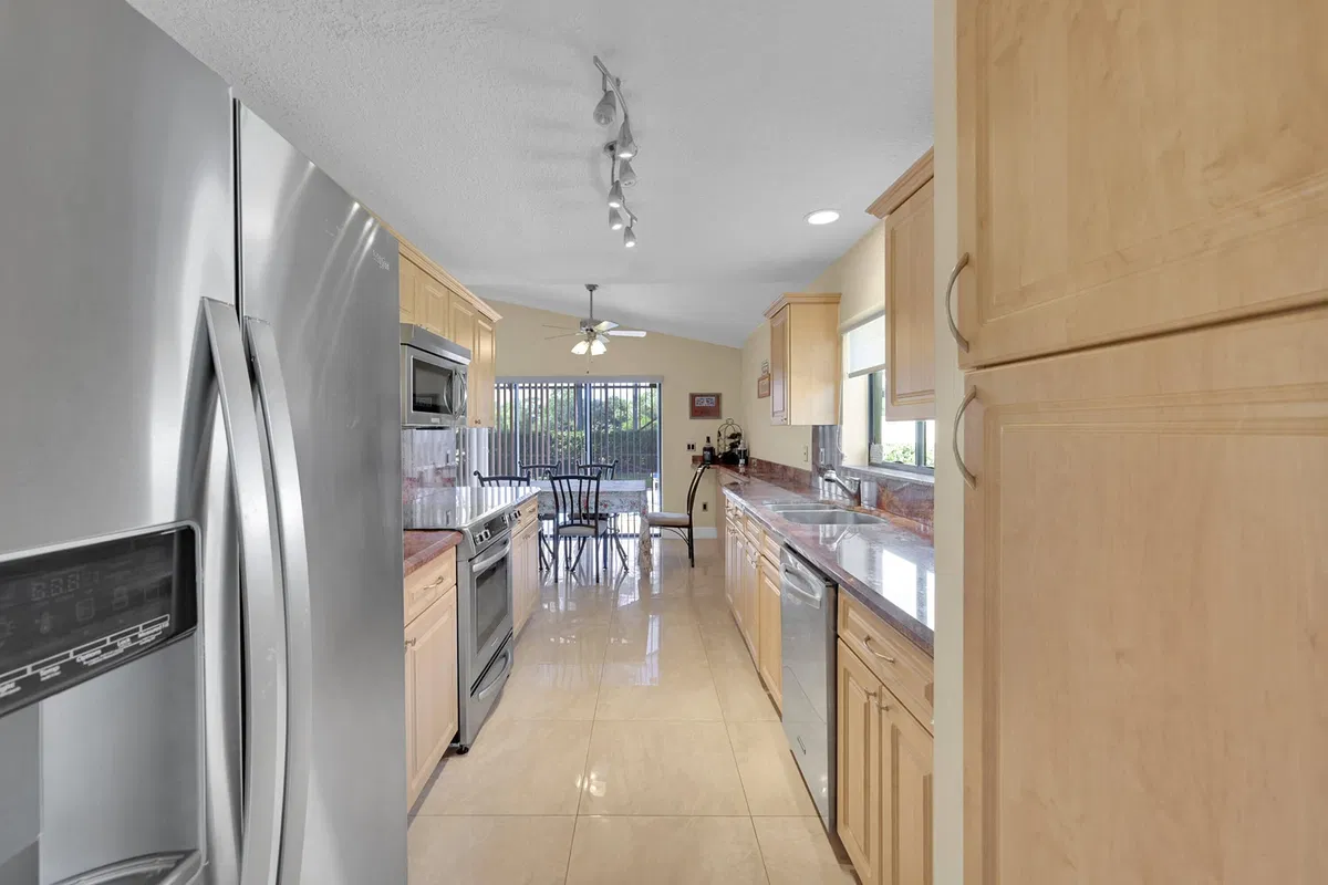  Residence photo 13