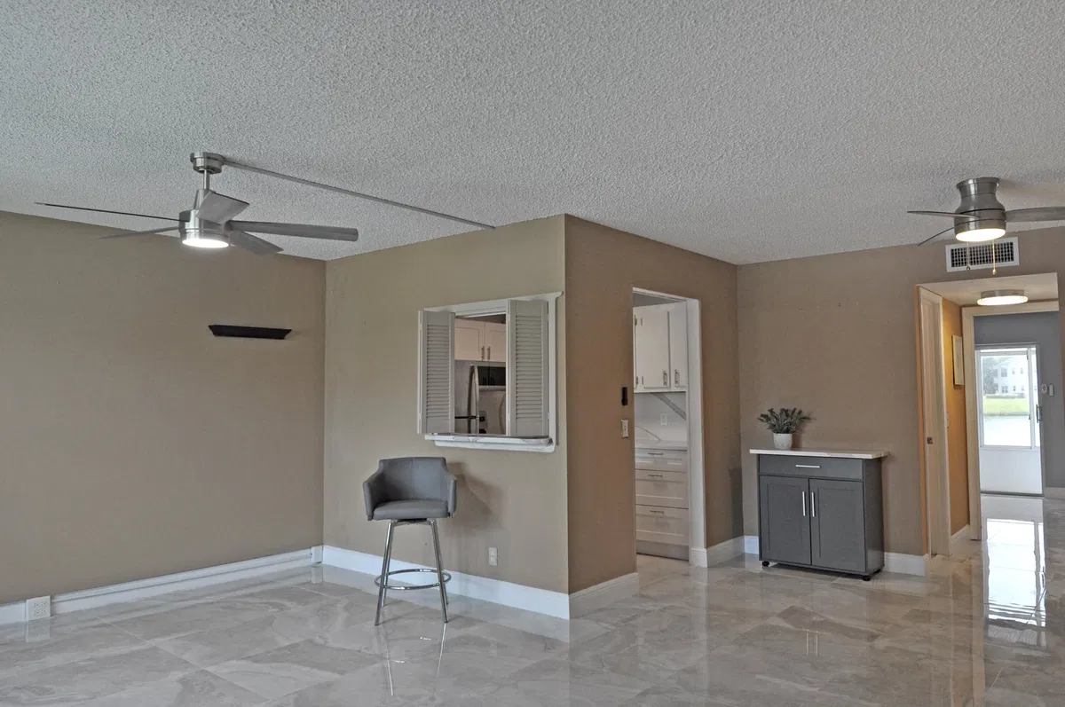 Residence photo 10