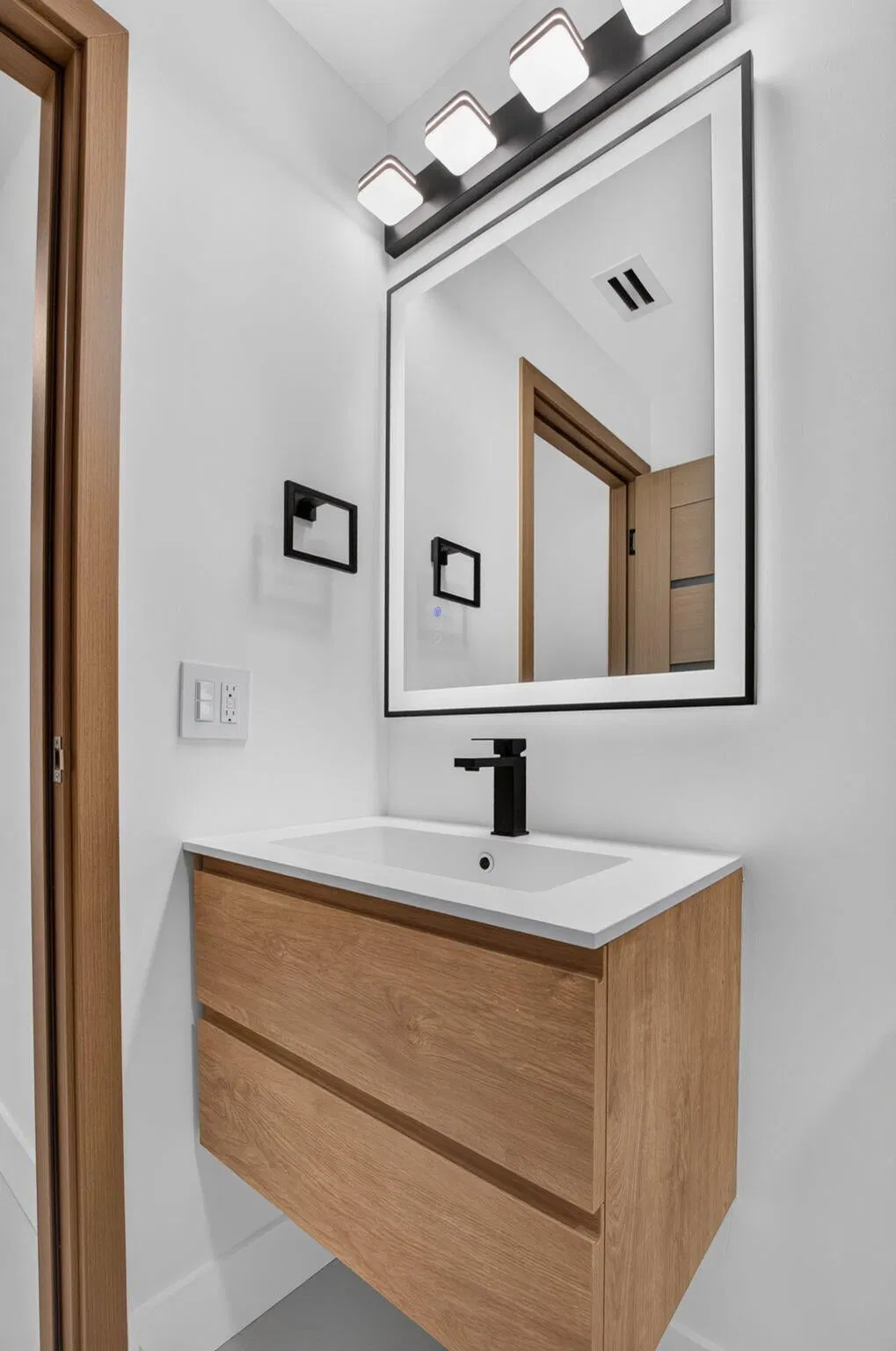  Residence photo 34