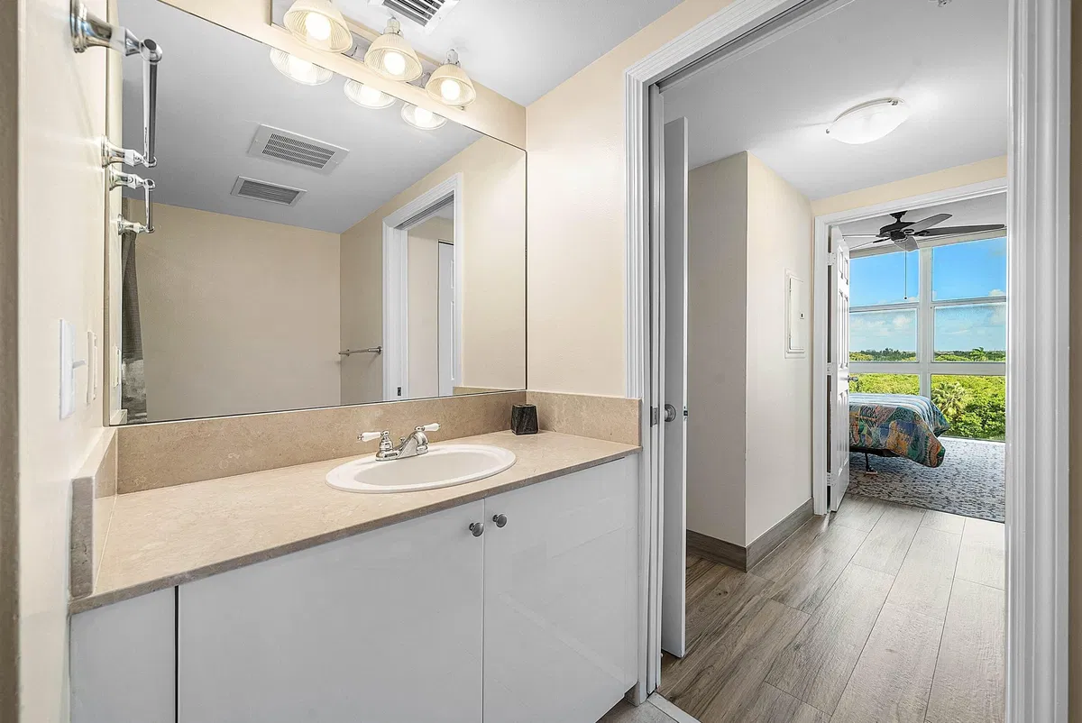 Boynton Beach Club Unit 710 photo 22