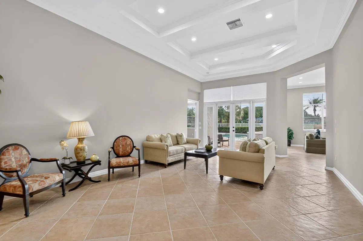 Residence photo 25