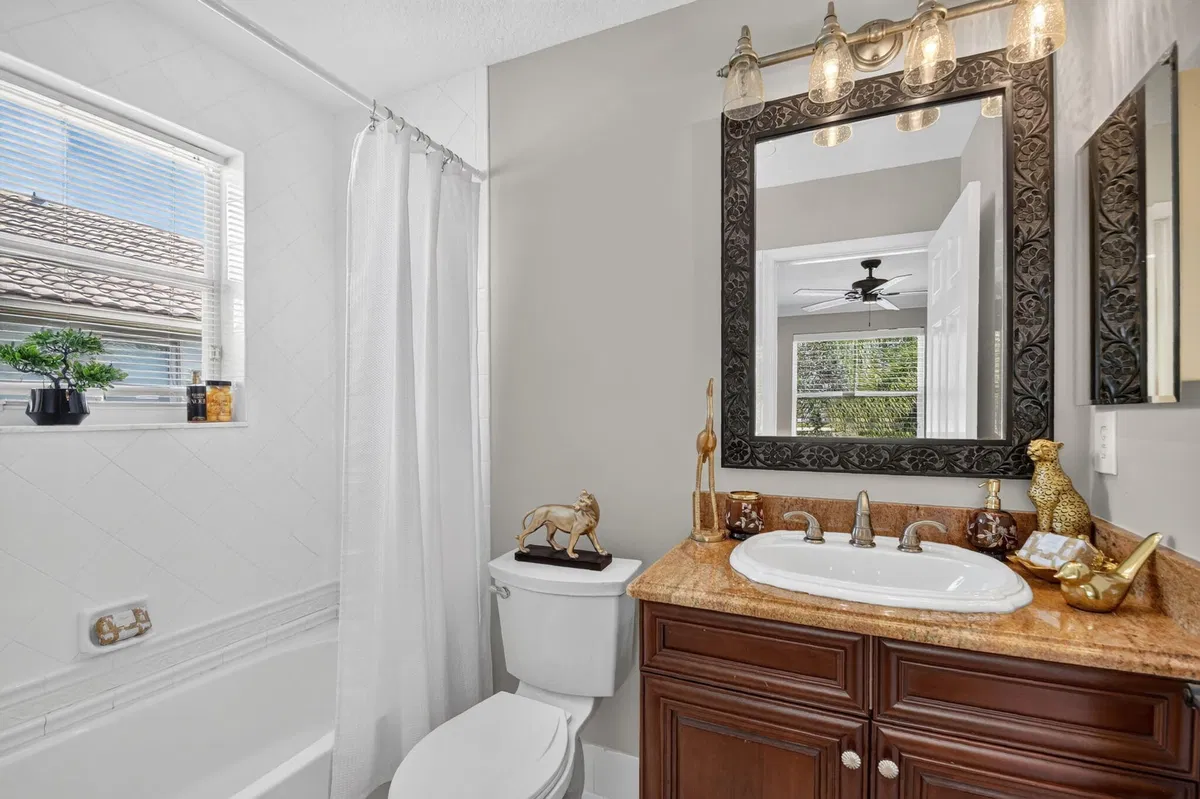 Residence photo 49