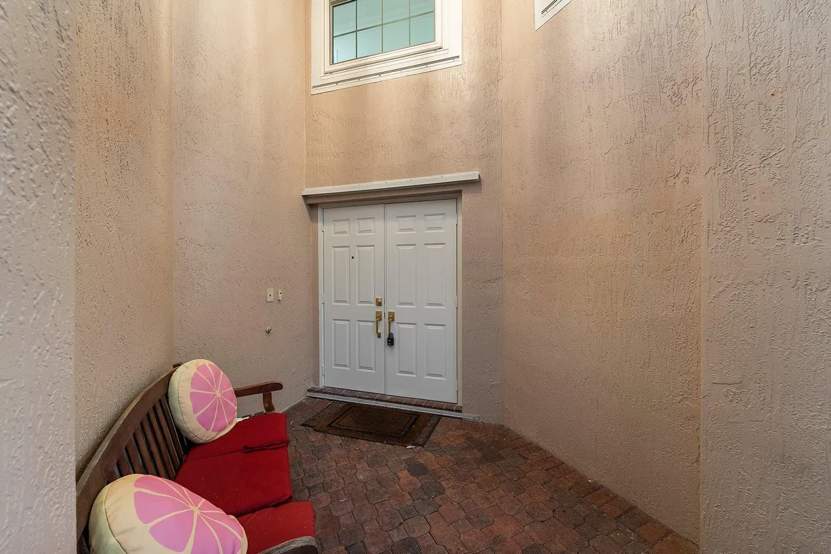  Residence photo 49