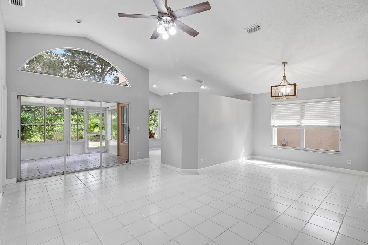Residence photo 4