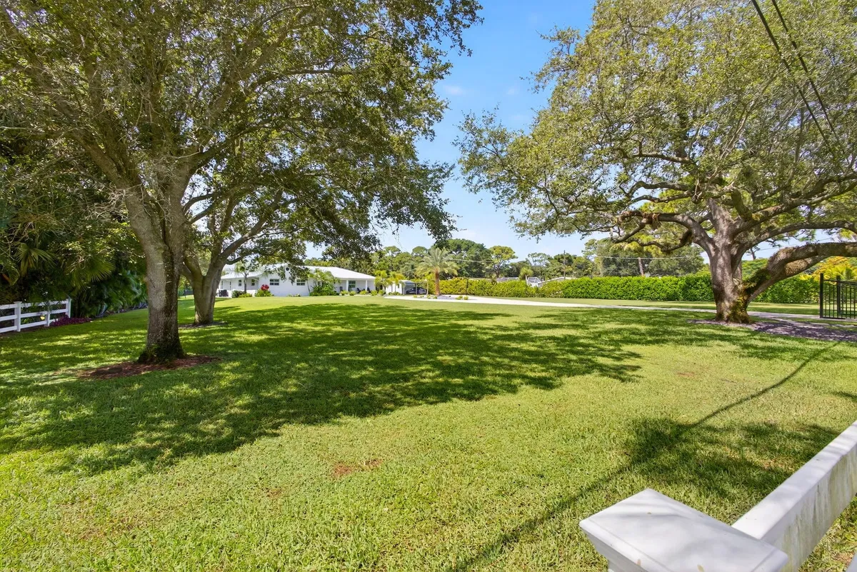 Residence photo 4