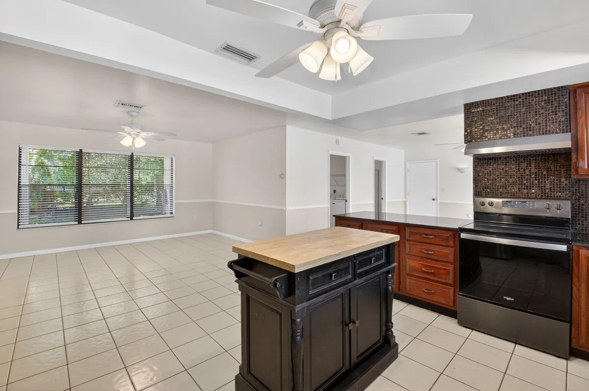 Residence photo 19