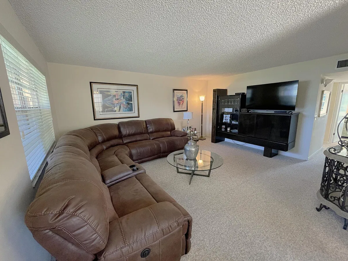 Residence photo 7