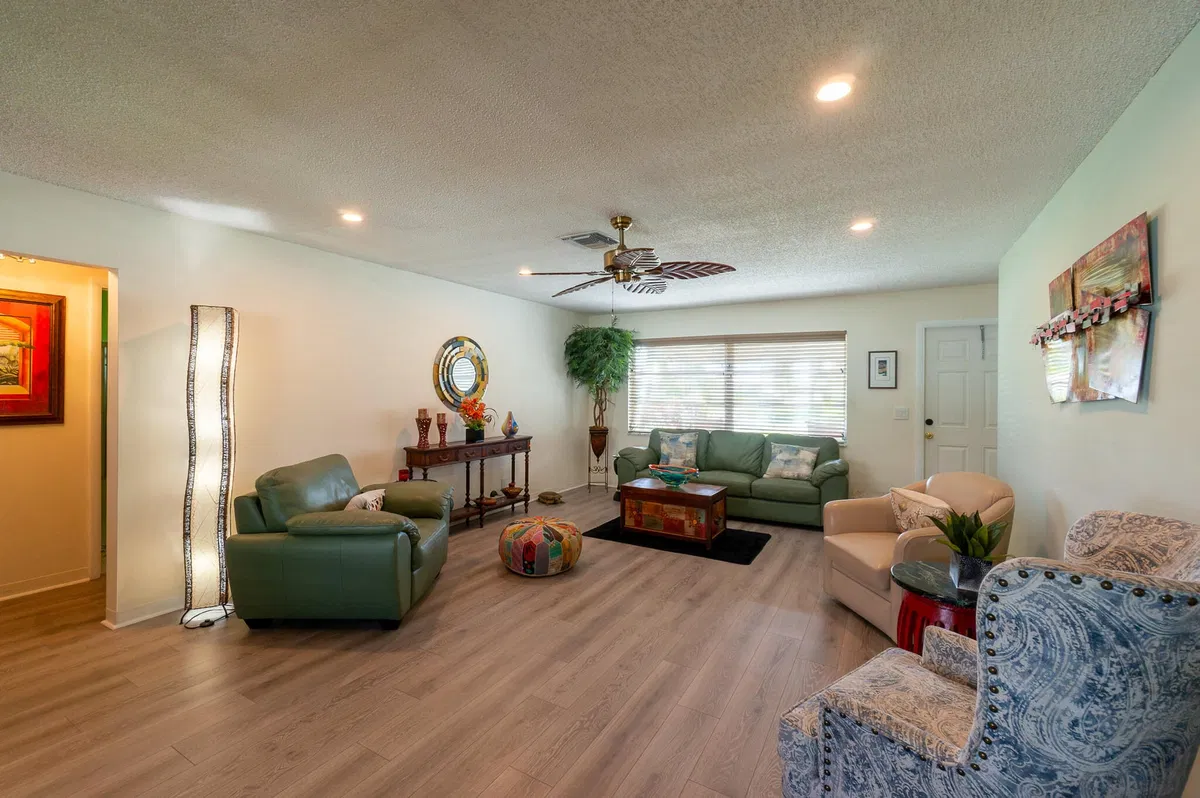  Residence photo 7