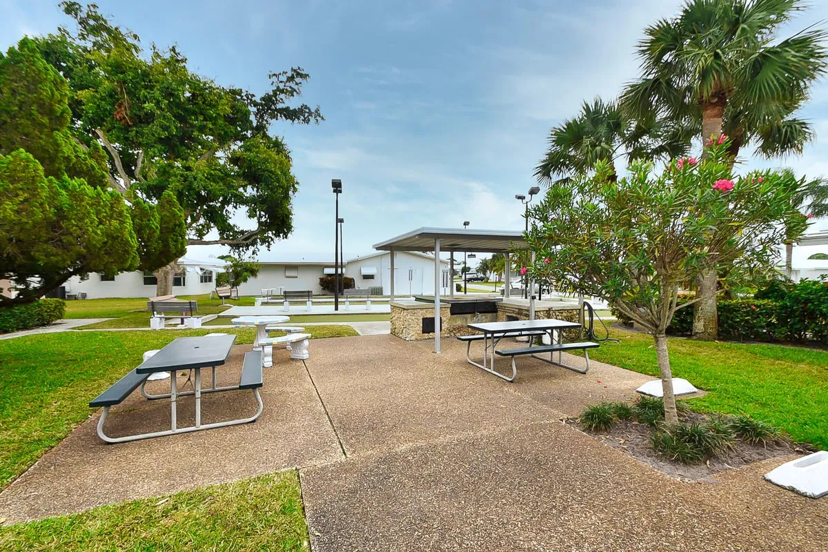  Residence photo 28