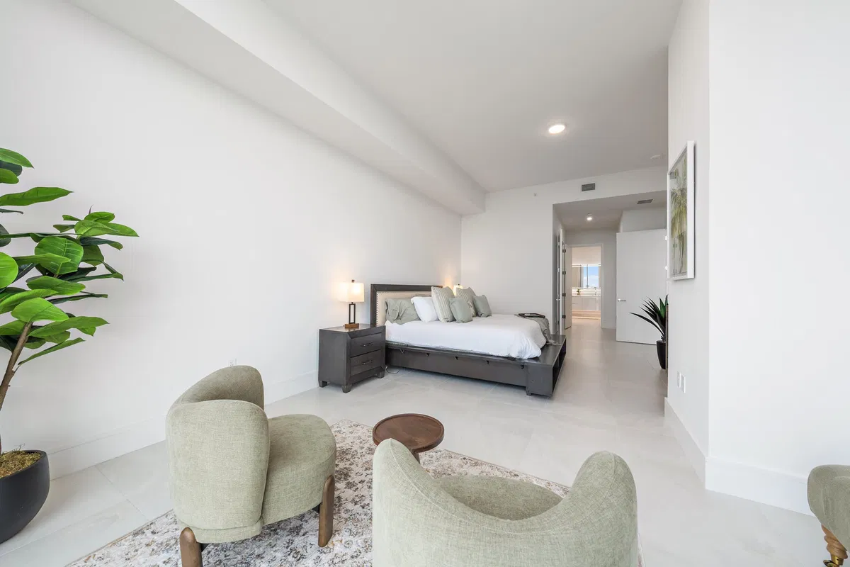 Nautilus 220 Unit 621 photo 10