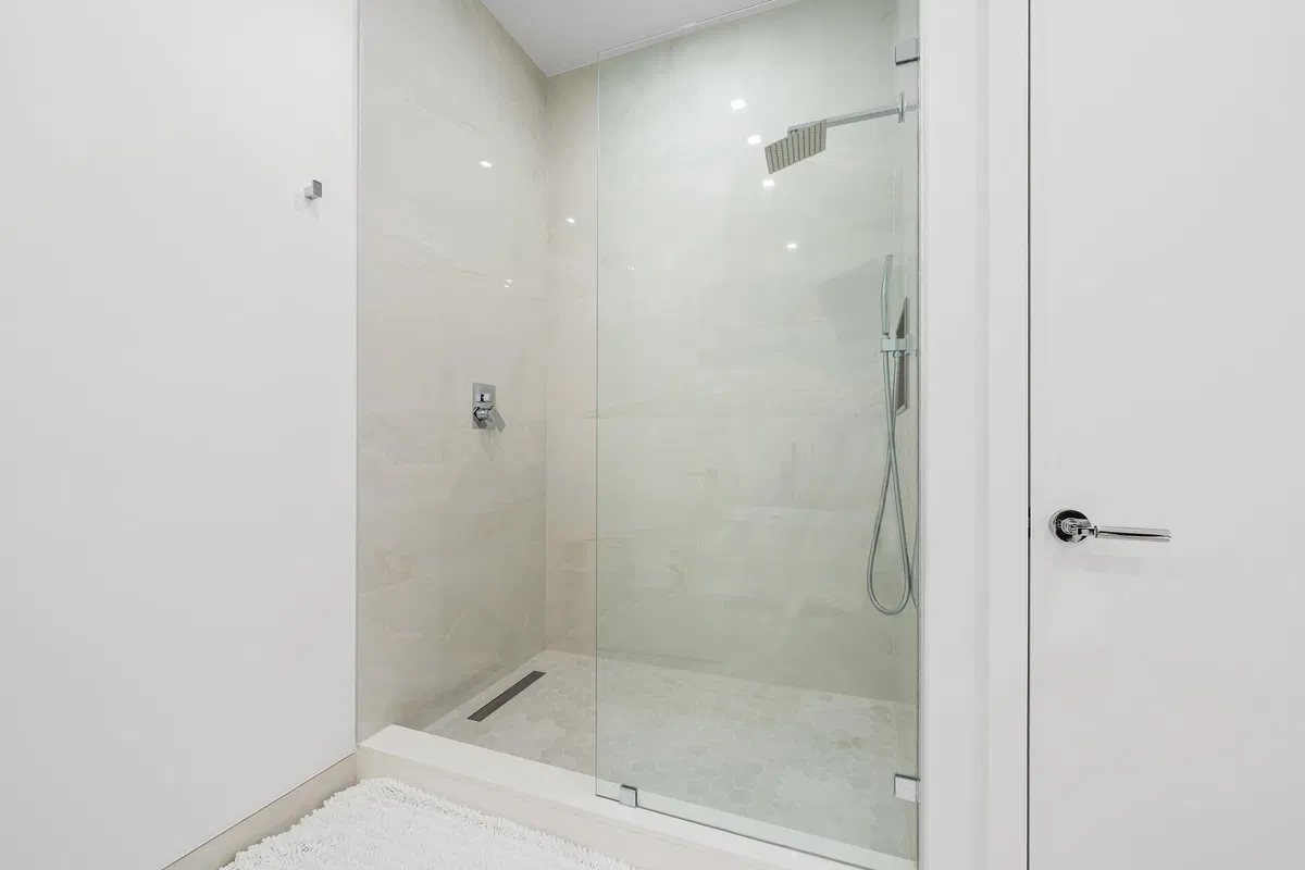 Nautilus 220 Unit 621 photo 13