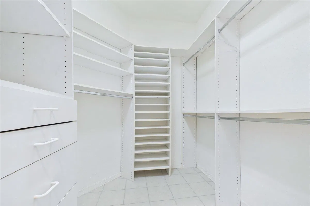  Residence photo 25
