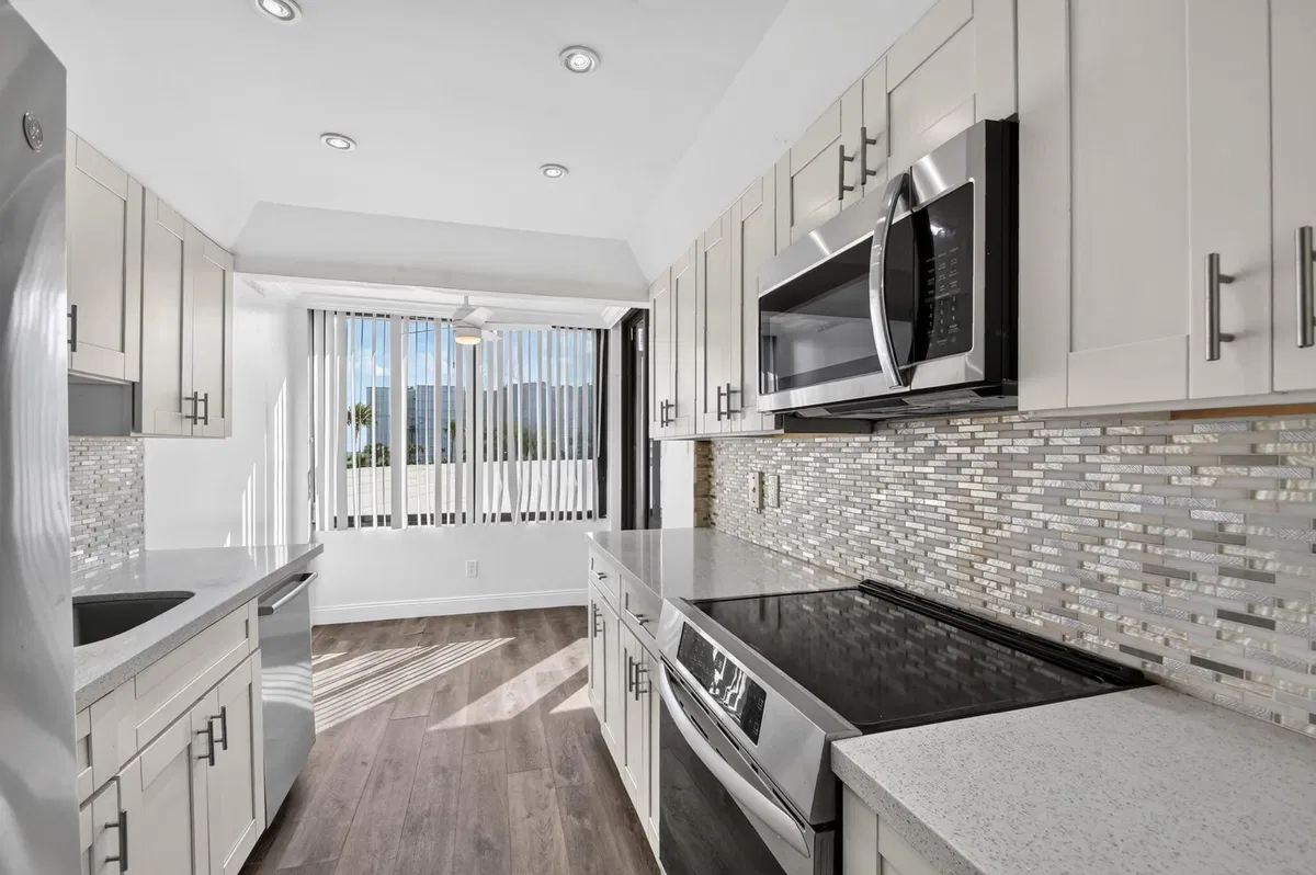 South Palm Beach Unit 303 photo 16
