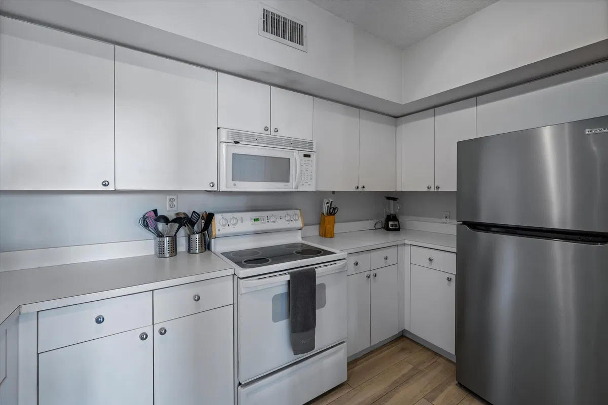  Unit 102 photo 10