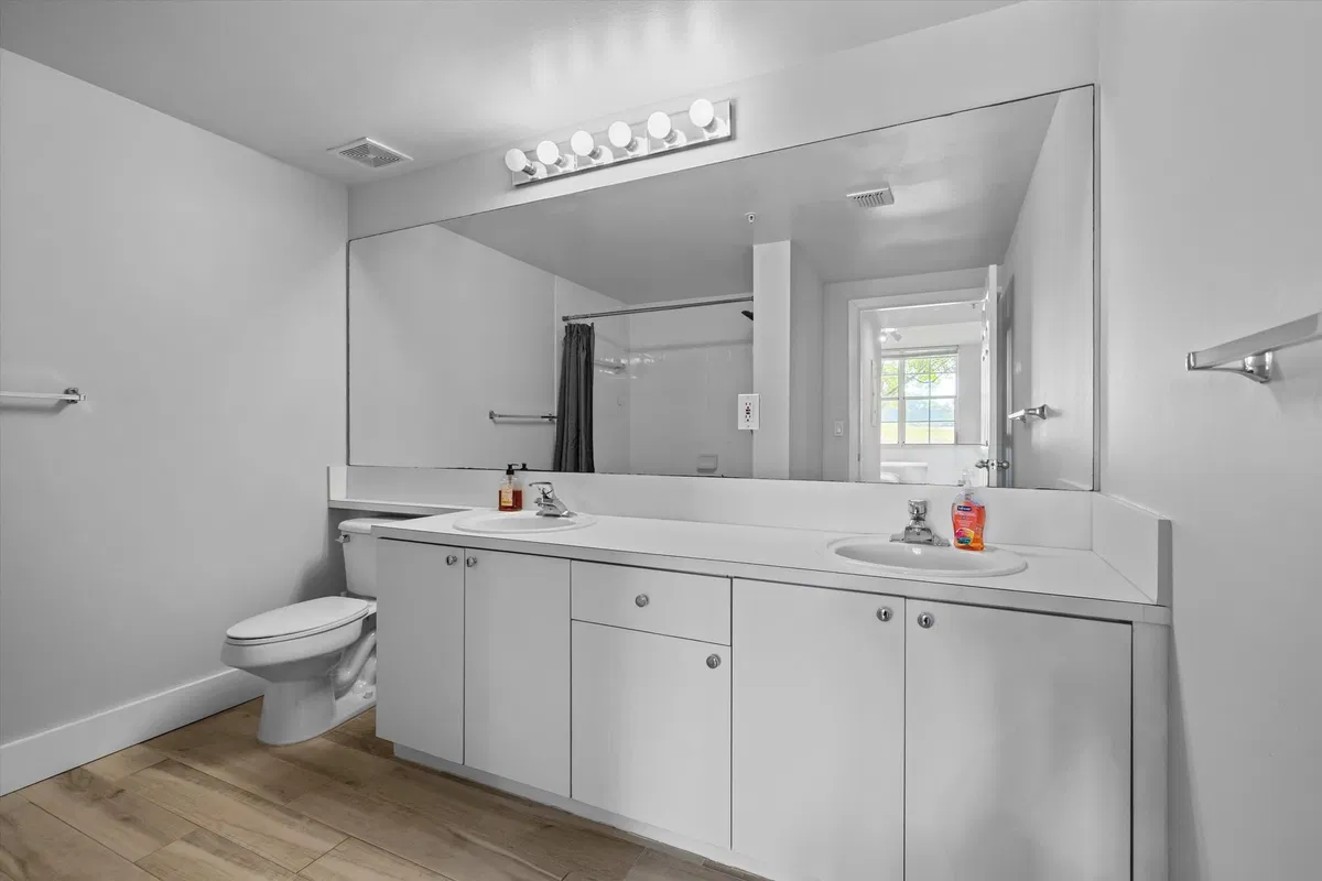  Unit 102 photo 22