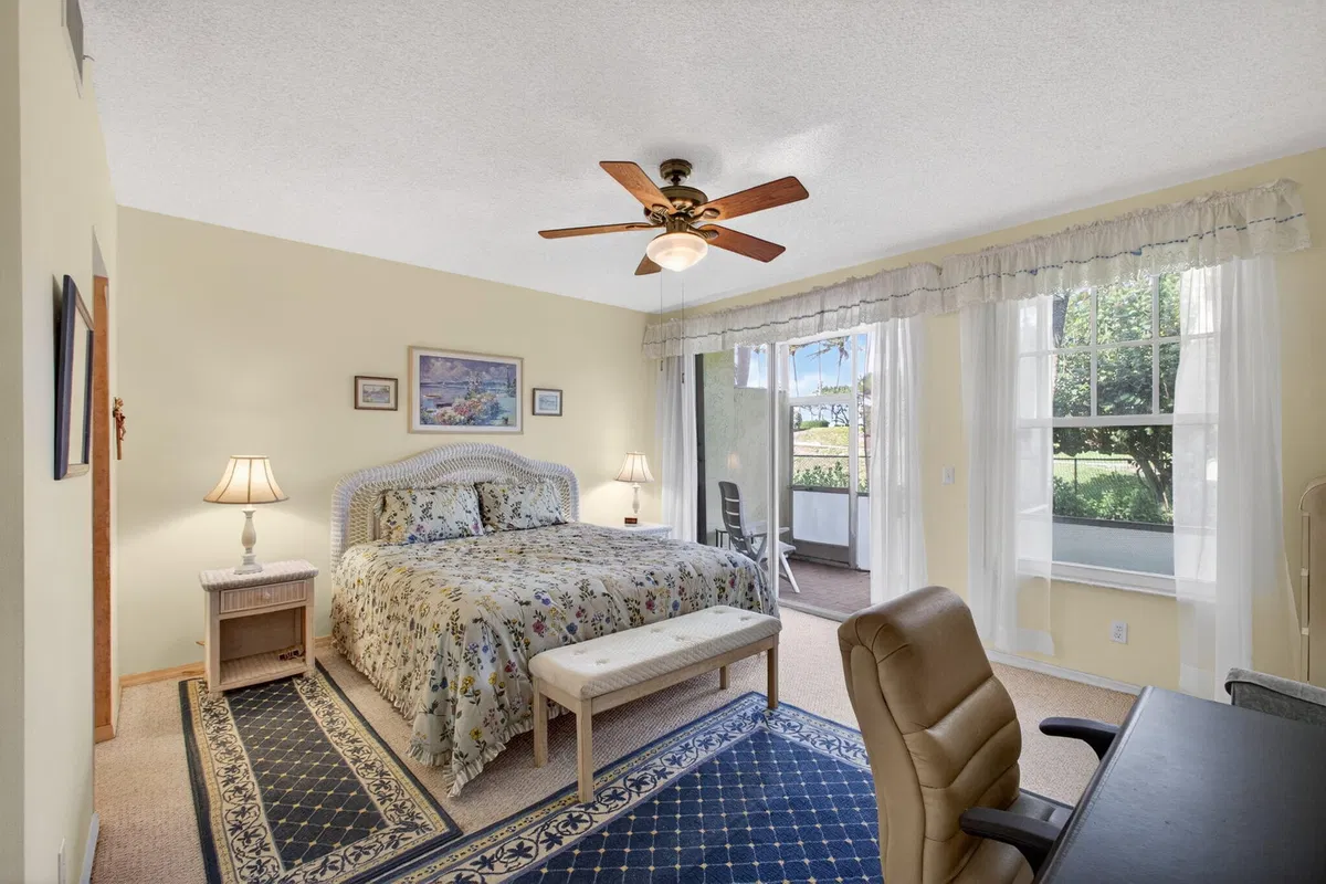 Residence photo 25