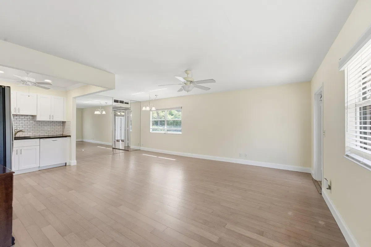 Residence photo 4