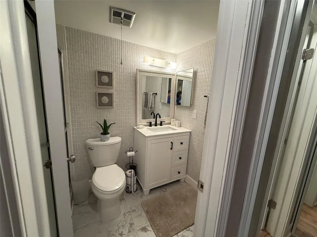  Unit 205 photo 16